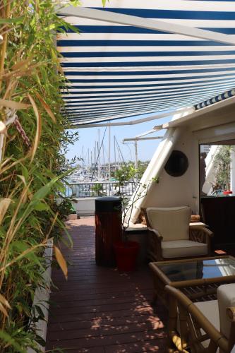 Luxueux appartement sur le port de la grande motte