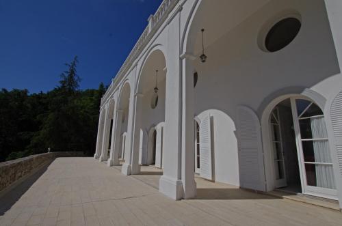 APPARTEMENT LUXUEUX AVEC PISCINE VUE FEERIQUE Fréjus france