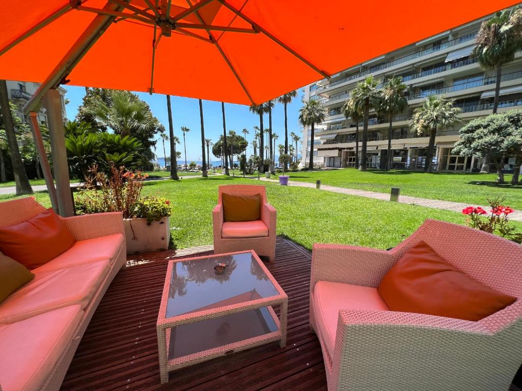 Appartement Luxueux studio 38m2 Grand Hôtel 1mn Plage 45 bd de la Croisette 06400 Cannes