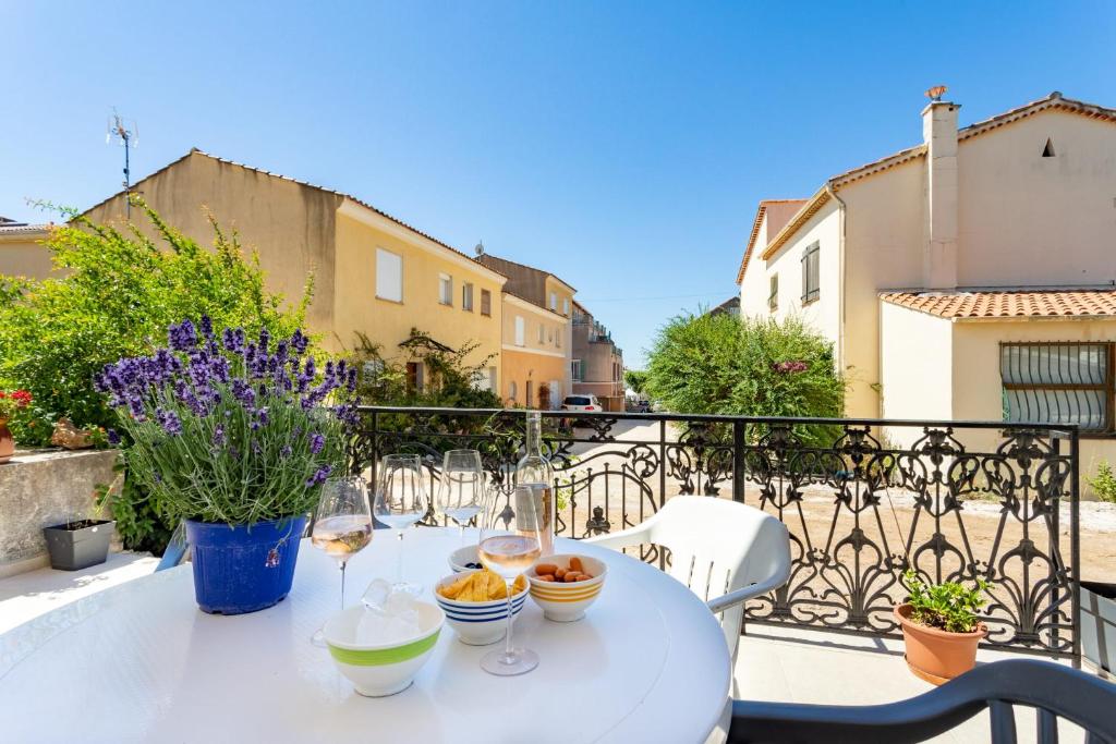 Appartement Luxurious 1 bedroom, AC, terrace, close beaches - Dodo et Tartine 6 Rue de la Collinette 83320 Carqueiranne