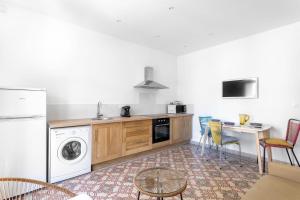 Luxurious 1 bedroom, AC, terrace, close beaches - Dodo et Tartine