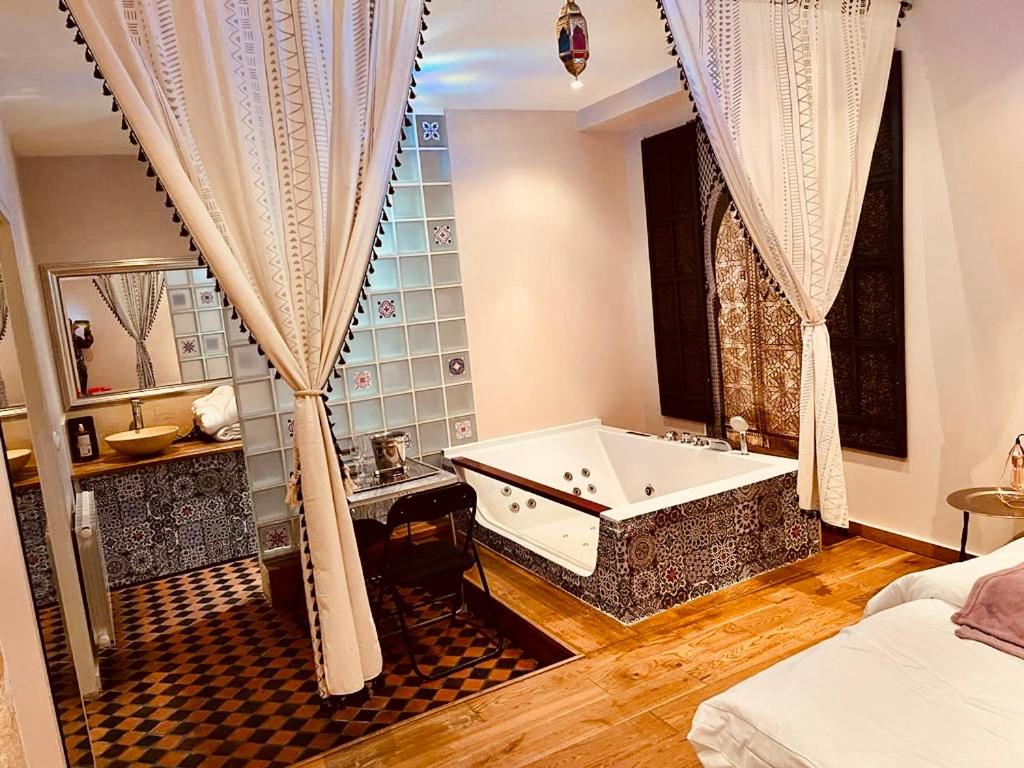 Luxurious 2 Bedroom Apartment Old City