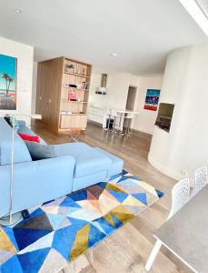 Luxurious 2 Bedrooms Apartment, 30 meter from beach