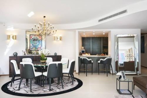 Luxurious 3BR6p apartment with terrace - First Croisette Cannes 201