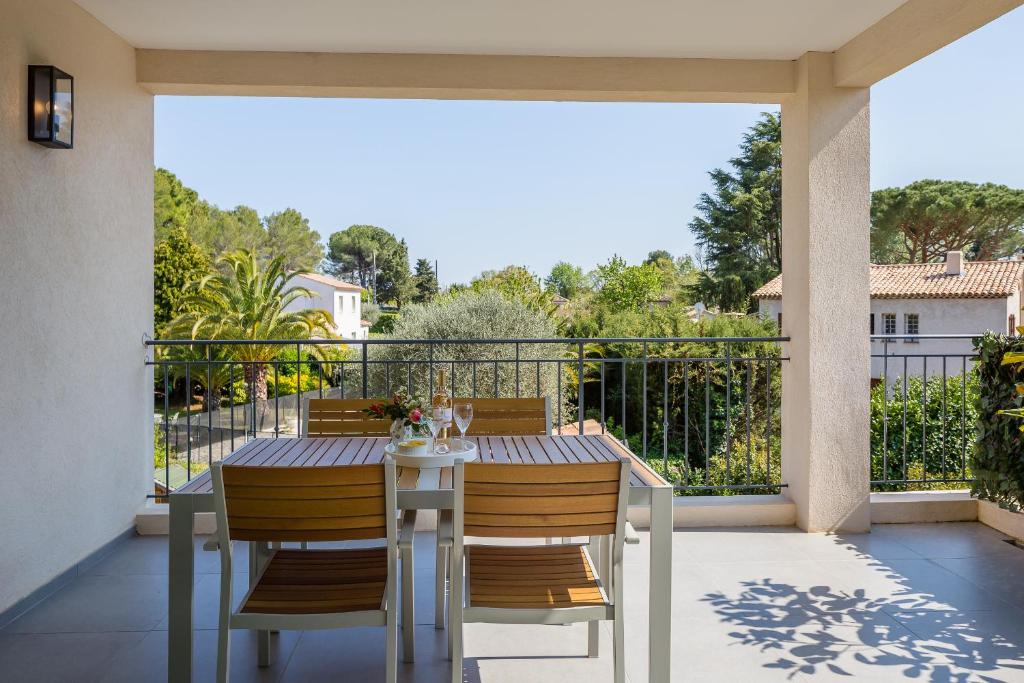 Appartement Luxurious and spacious apartment in the heart of the Côte d'Azur 63 Chemin de Beaume Granet 06330 Roquefort-les-Pins