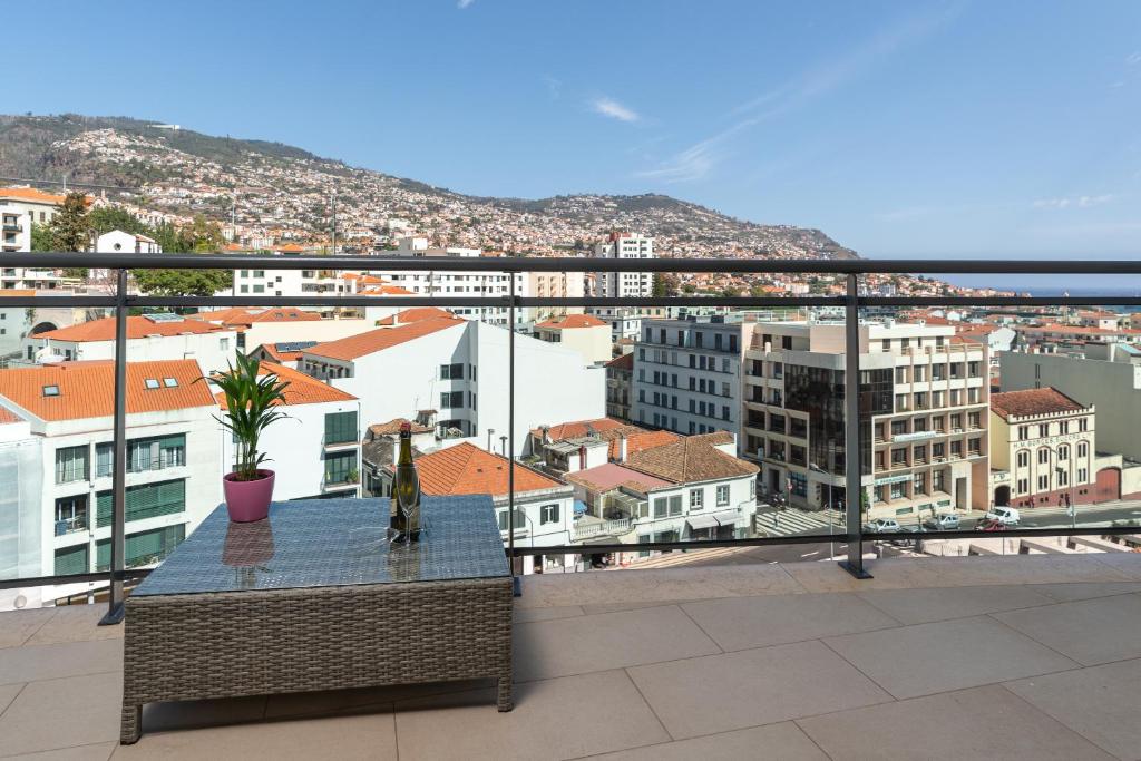 Appartement Luxurious Apartment Funchal - Casa Valentina - Rent2U, Lda 87 Rua 5 de Outubro 9000-079 Funchal