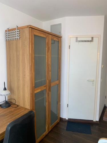 Luxurious Apartment , Next to University& WIFI, Free Parking, Bed&Matress