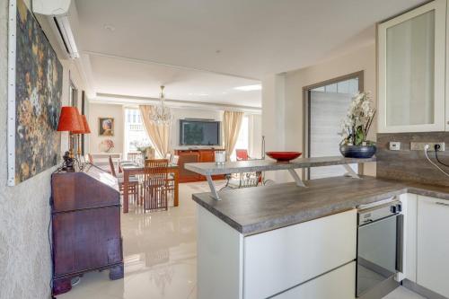 Luxurious & Cosy 2 BDRM apartment near Martinez by Olidesi