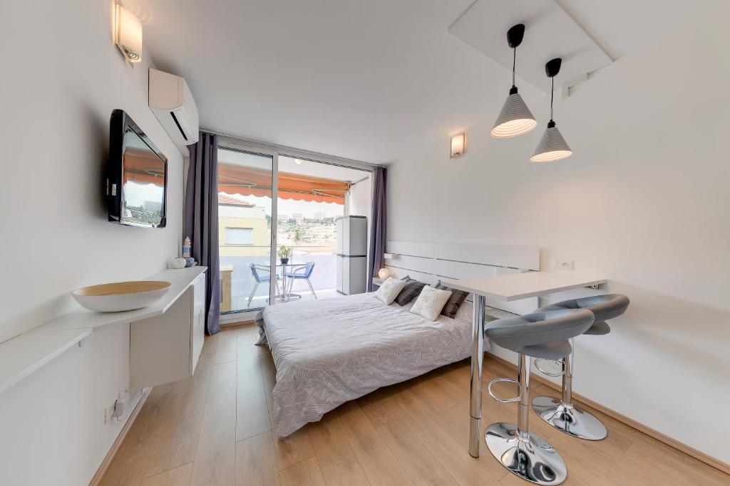 Luxurious & Cosy 2 BDRM apartment near Martinez by Olidesi