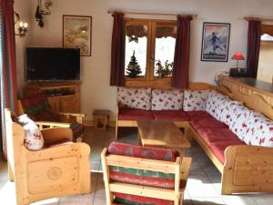 Luxurious,detached holiday home with three bathrooms and parking