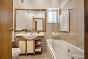 Luxurious First Floor Apartment Sleeps 4
