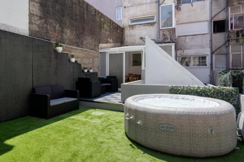 Luxurious Spacious Apartment - Terrace & Jacuzzi