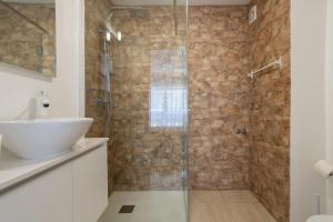 Luxurious Spacious Apartment - Terrace & Jacuzzi