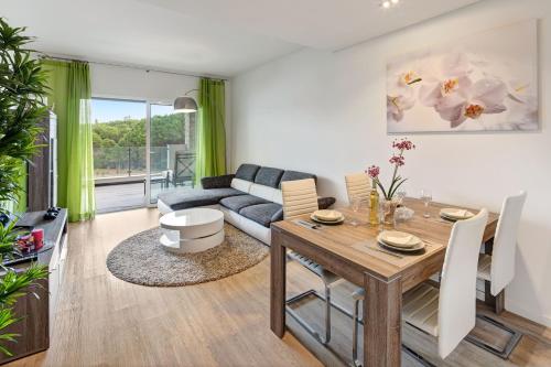 Luxurious T2 apartment, Olhos Dagua