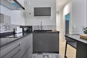 LUXURY 1BR NEAR CARLTON & CROISETTE