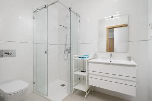 Luxury 2 Bed Apartment, Porto De Mos, 550m from Beach