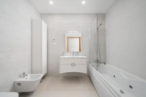 Appartement Luxury 2 Bed Apartment, Porto De Mos, 550m from Beach Urbanizacao Porto de Mos, 100, Bl B, R/C B 8600-282 Lagos Algarve