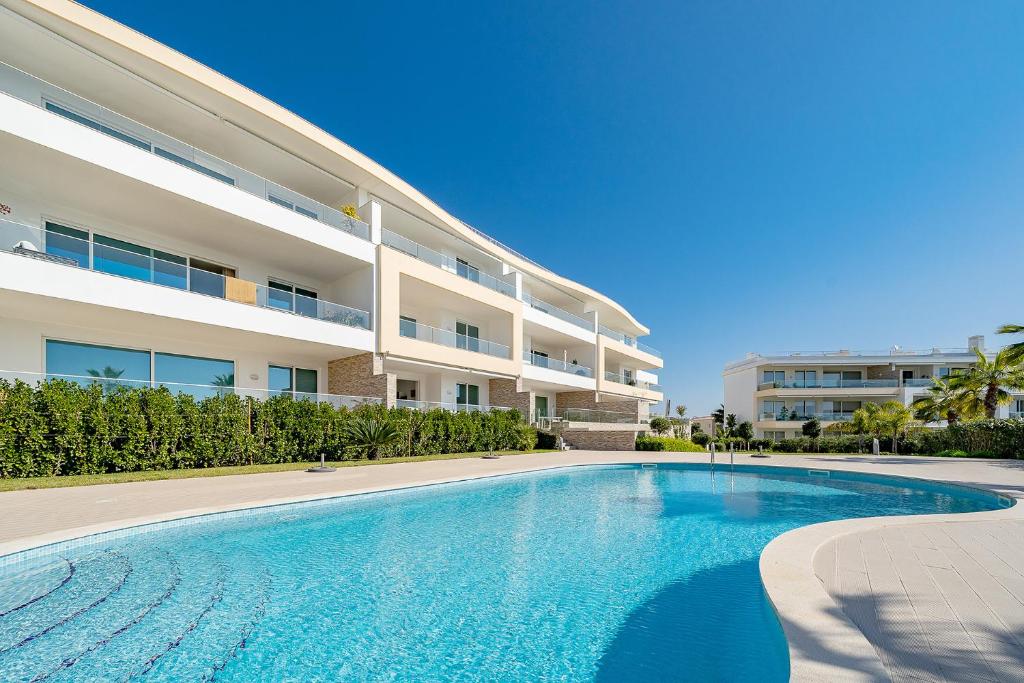 Appartement Luxury 2 Bed Apartment, Porto De Mos, 550m from Beach Urbanizacao Porto de Mos, 100, Bl B, R/C B 8600-282 Lagos