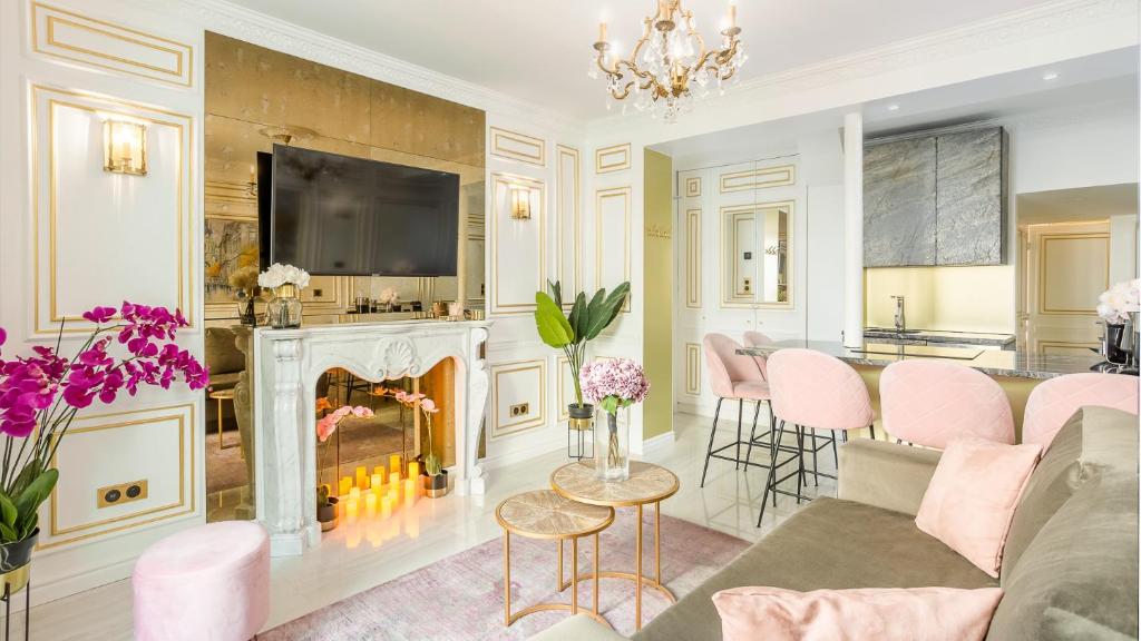 Luxury 2 bedroom Apartment - Eiffel Tower 77 Avenue de la Bourdonnais, 75007 Paris