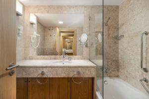 Luxury 2 Bedroom Apartment in Vila Sol Resort