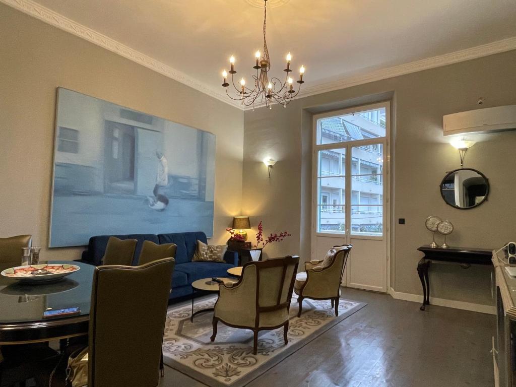 Luxury 2-floor Flat (95 sqm) near Hotel Martinez 18 Avenue Maréchal Juin, 06400 Cannes