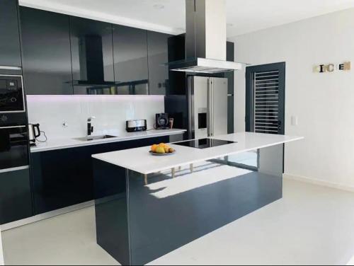 Luxury 3 Bedrooms Apartment with Panoramic Pool - Aquavista by Centralgarve