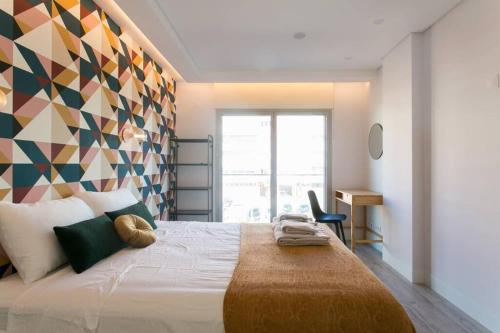 Luxury 4 bedr Flat w/ PANORAMIC Views & Pool!!