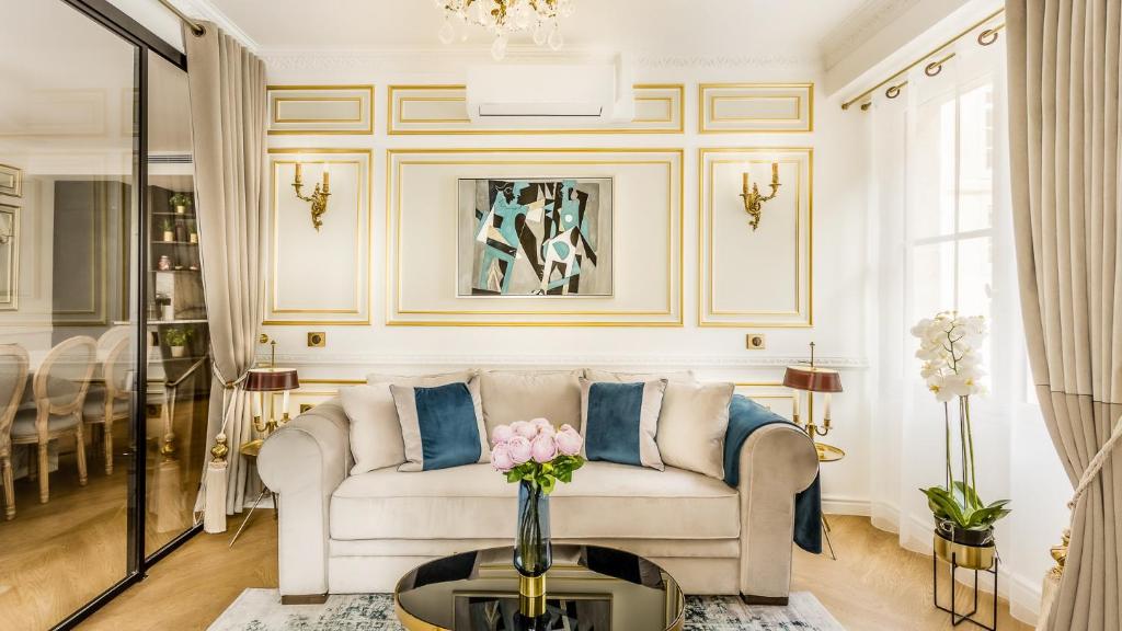 Appartement Luxury 6 Bedroom 5 bathroom Palace Apartment - Louvre View 1 bis Place Valois 75001 Paris