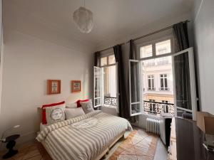 Luxury Apartment Champs-Élysées - HALA PARIS
