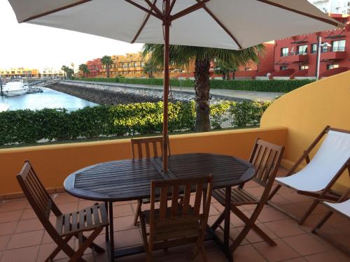 Luxury Apartment, Marina, Beach & Pool II