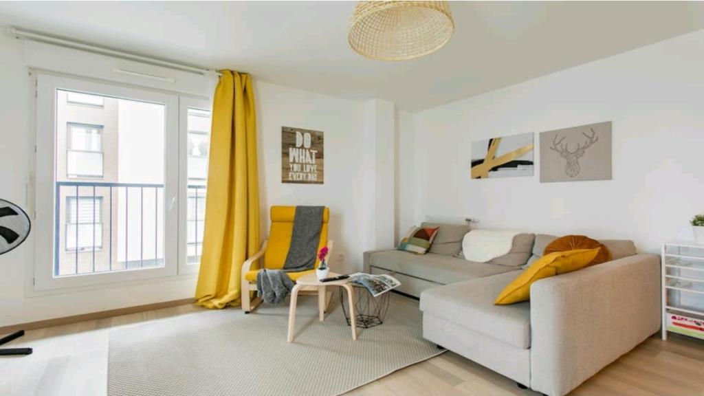 Appartement Luxury Apartment near Paris la Défense with secured Parking 11 Allée des Passiflores 92270 Bois-Colombes