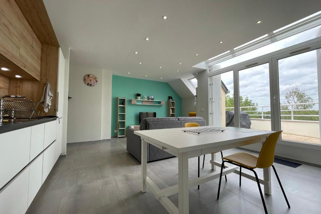 Luxury apartment with exceptional view on the Cher river 47 Boulevard Paul Doumer, 37550 Saint-Avertin