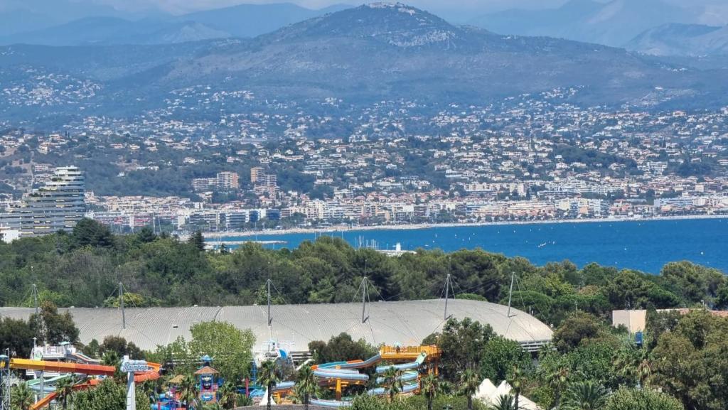 LUXURY APPARTEMENT Vue MER PANORAMIQUE 660 Chemin des Moyennes Bréguières, 06600 Antibes