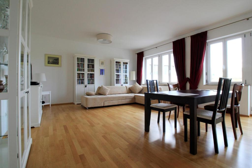 Luxury city apartment - view of river and castle 1 Pleichertorstraße, 97070 Wurtzbourg