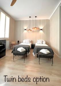 Luxury decorated studio, on trendy harbor Port Lympia, close to old town, and tramway