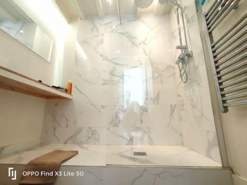 Luxury design center of Paris for 4
