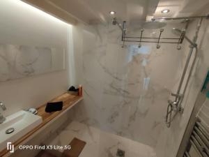 Luxury design center of Paris for 4