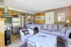Luxury furnished apartment with garden and a magnificent open views