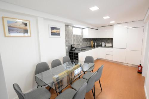LUXURY Golden River Apartment - In the Heart of city center and wine cellars