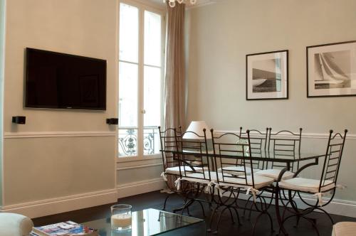 Luxury holiday apartment 150 m from the palais des festivals