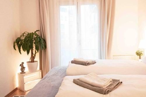 Luxury HOME CINEMA 2R Apt + Balcony / 65m²