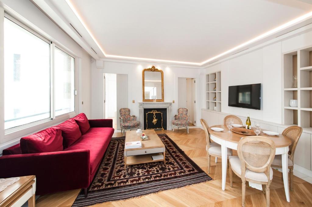 Appartement Luxury Montaigne apartment 26 Avenue Montaigne 75008 Paris