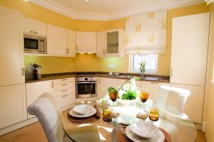 Luxury One Bedroom Palheiro Village by HR Madeira