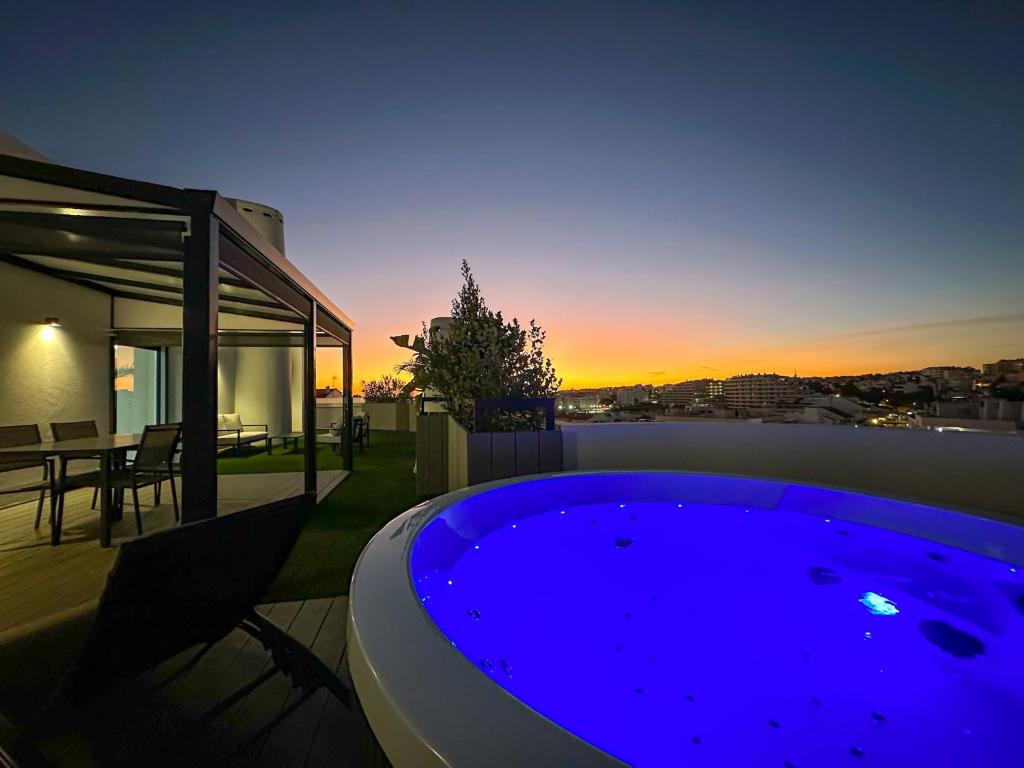 Luxury Penthouse Apartment Private Jacuzzi, Albufeira 17 Rua Miguel Torga, 8200-161 Albufeira