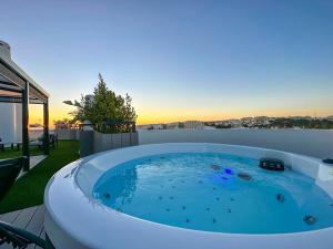 Luxury Penthouse Apartment Private Jacuzzi, Albufeira