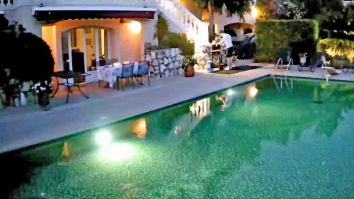 Luxury Pool Apartment at Villa Seburga