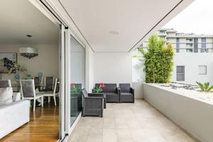 Luxury poolside view apartment