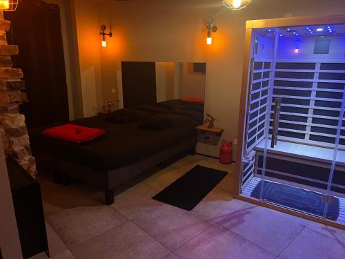 Luxury room (Factory Room)