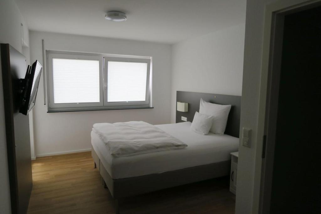 Luxury Wohnung mit 3 Schlafzimmer V2 Viertelsteige 46, 74235 Erlenbach