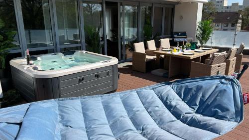 Luxus- Penthouse 180m2 mit Aufzug und Whirlpool